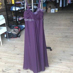 Beautiful floor length gown w removable shrug